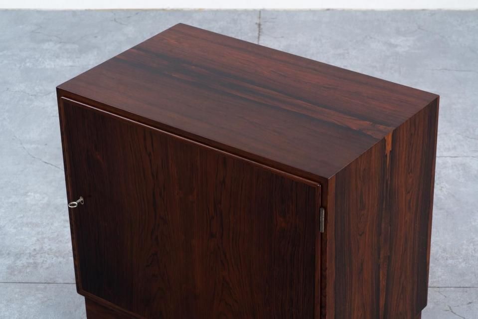 ローズウッドキャビネット棚 キャビネット ローズウッド | 北欧家具 haluta (ハルタ)