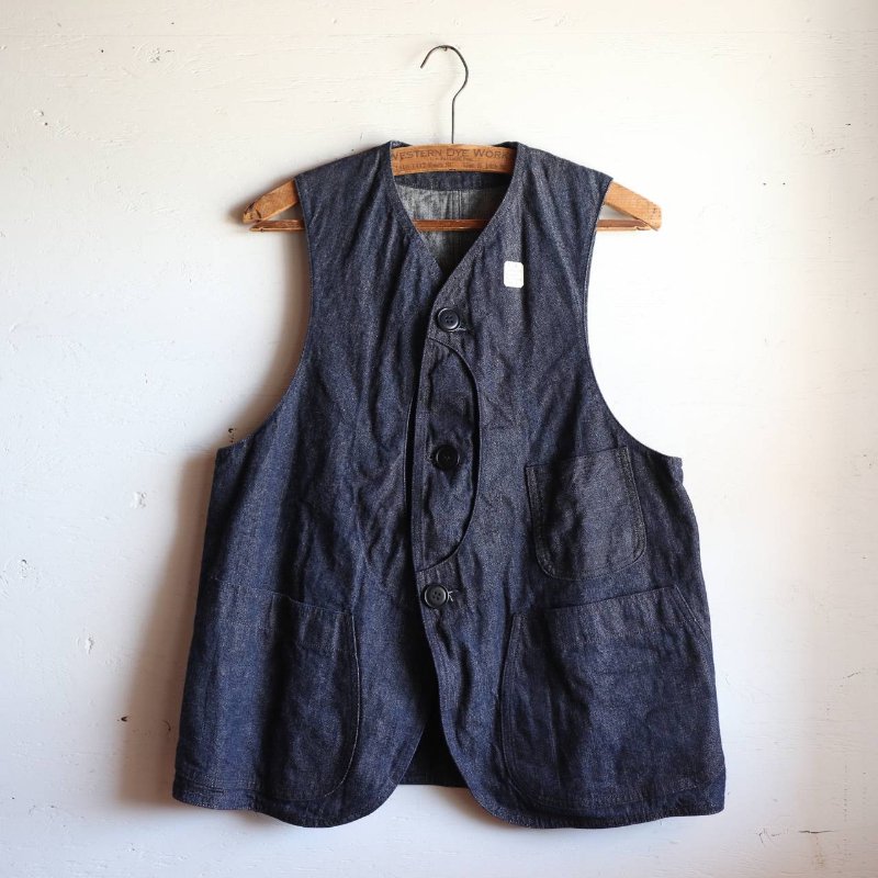 <img class='new_mark_img1' src='https://img.shop-pro.jp/img/new/icons1.gif' style='border:none;display:inline;margin:0px;padding:0px;width:auto;' />OOE YOFUKUTEN 繾Ź Sleeveless Outing Coat