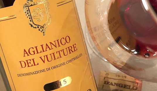 アリアニコ デル ヴルトゥレ 2015 ダンジェロ フルボディ 赤ワイン