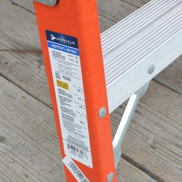 LOUISVILLE Stepladder “2ft”