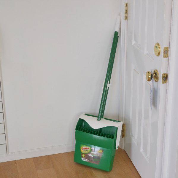 LIBMAN Broom & Dustpan Set