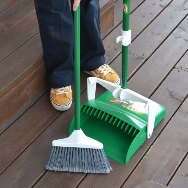 LIBMAN Broom & Dustpan Set