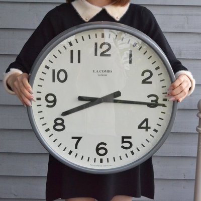 P.F.S.E.A.COMBS WALL CLOCK (M)