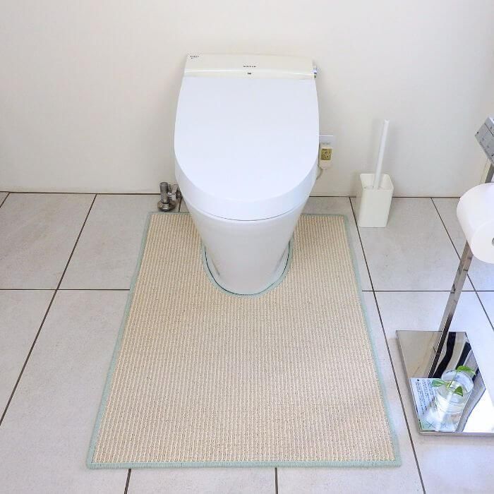 ジャパンディテイスト、春夏秋におすすめの綿アクリル、くりぬきピッタリ耳長トイレマット