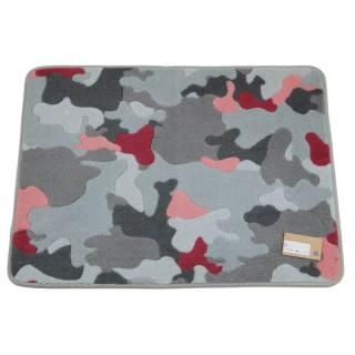 <img class='new_mark_img1' src='https://img.shop-pro.jp/img/new/icons1.gif' style='border:none;display:inline;margin:0px;padding:0px;width:auto;' />【セール品Bランク】バスマット・洗面台マット約60×79cm | モノトーン迷彩柄マット、抗菌防臭糸アクリル100%(東レセベリス) | 試作品の商品画像