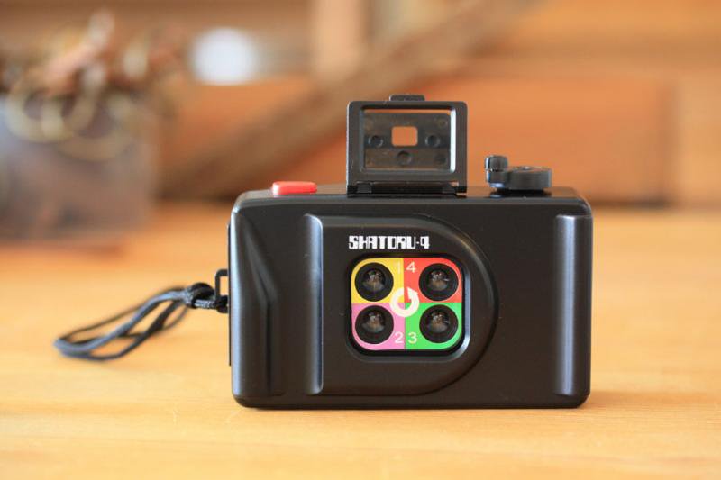 トイカメラ ヴィンテージカメラ ４連写カメラ Shatoru4 シャトル4 35mm