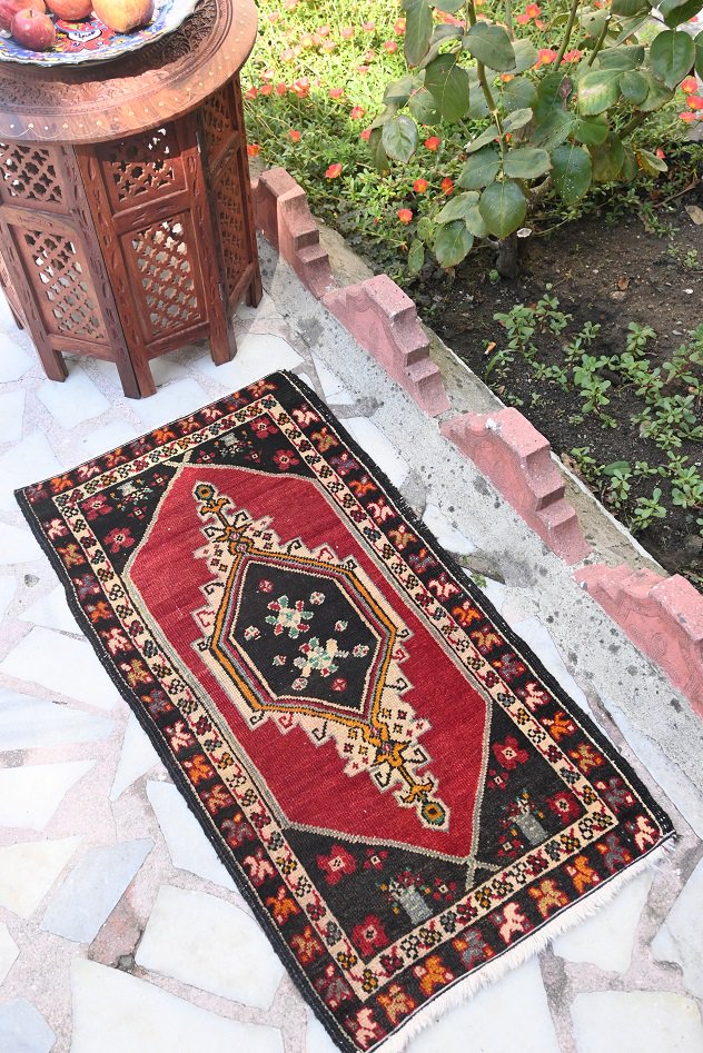 オールド絨毯/トルコ・コンヤ・タシュプナル約85×45cm - 手織り絨毯