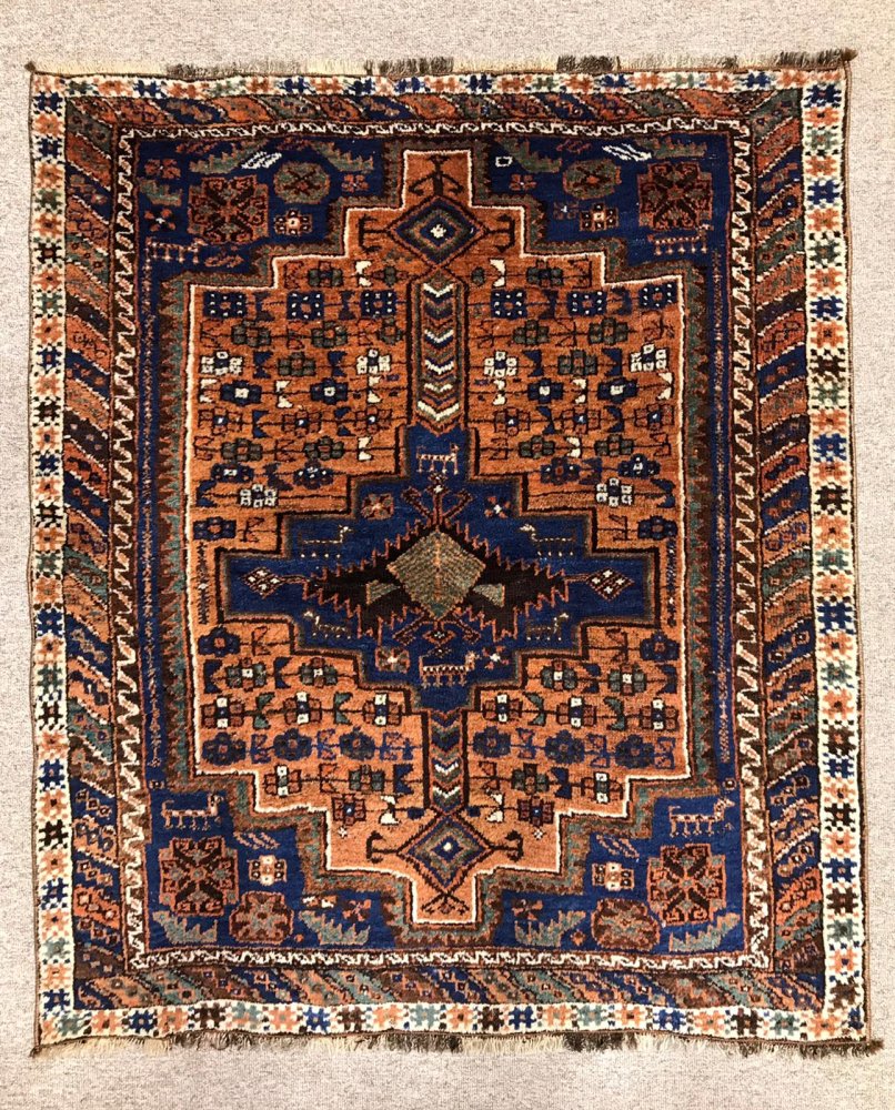 136×79cm【パキスタン手織り絨毯】トライバルラグ