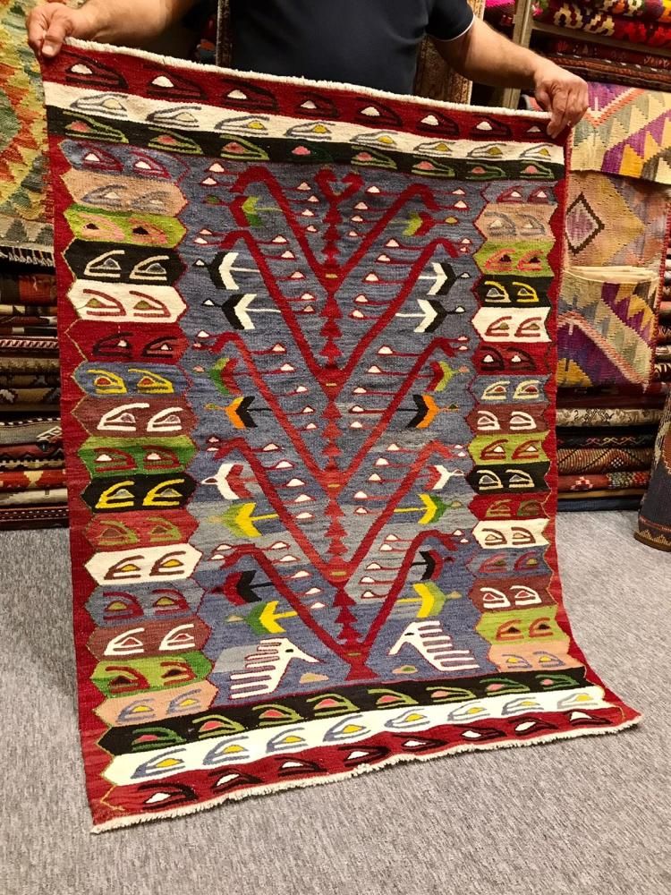 オールドキリム/トルコ・ウシャク・エシュメ約136×102cm