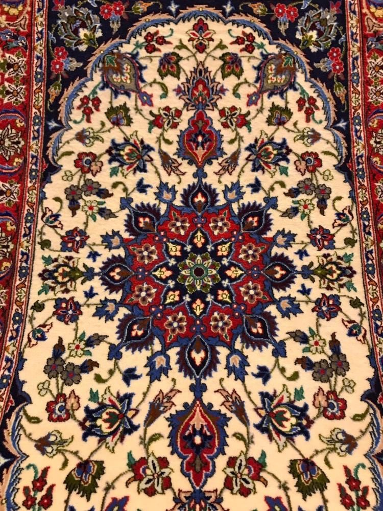 イスラム世界の伝統的な絨毯とキリム 新しい絨毯/ペルシャ絨毯/イラン・イスファハン/約118×69cm