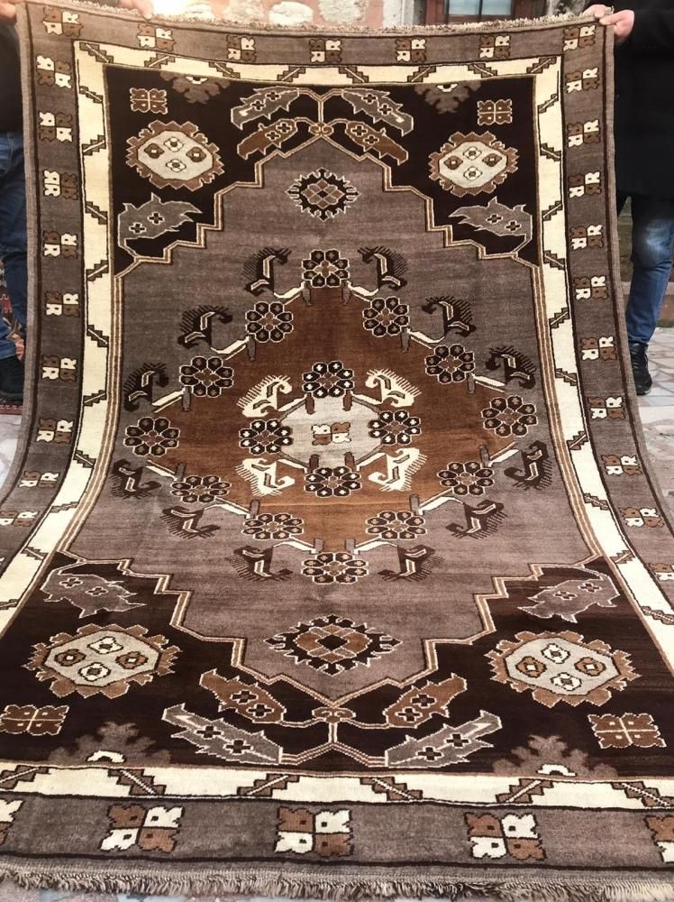 ※トルコ　カルス 絨毯 オールド 新しい絨毯/トルコ絨毯・カルス/約261×177cm - 手織り絨毯