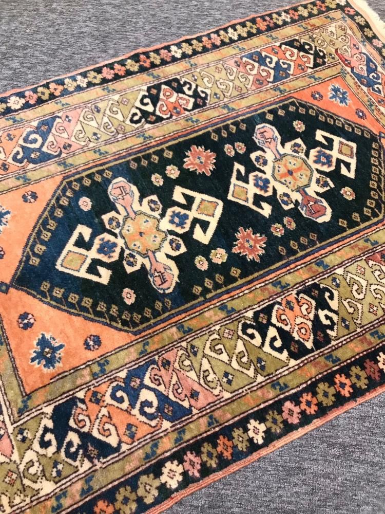 【90's vintage rug】187×82　アゼルバイジャン産　ランナー 90's vintage rug】187×82 アゼルバイジャン産 ランナー - メルカリ