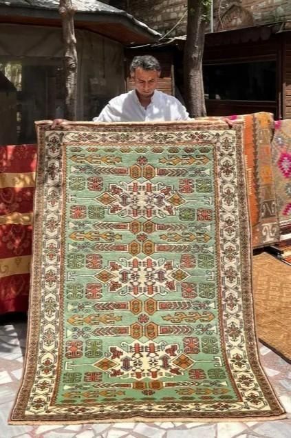 トルコ絨毯、キリム 新しい絨毯/トルコ・マニサ約186×106cm - 手織り絨毯＆キリム