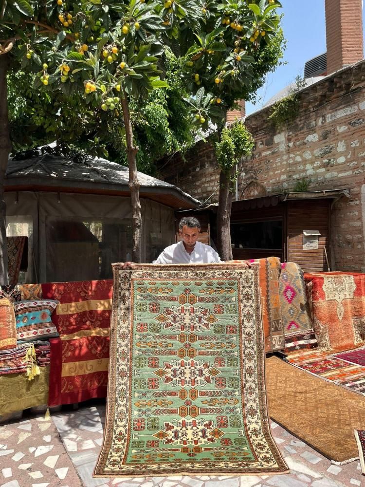 新しい絨毯/トルコ・マニサ・クラ約183×131cm - 手織り絨毯＆キリム