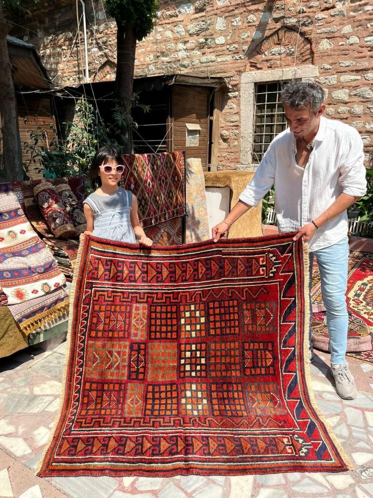 セミアンティーク絨毯/イラン・ロリ族/トライバルラグ約136