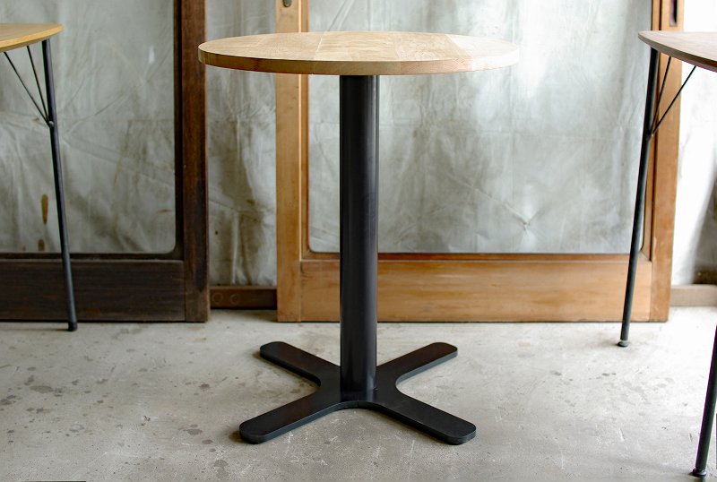 カフェ テーブル 無垢天板 ブラックスチール脚 一本脚 (A)W75D75H70cm