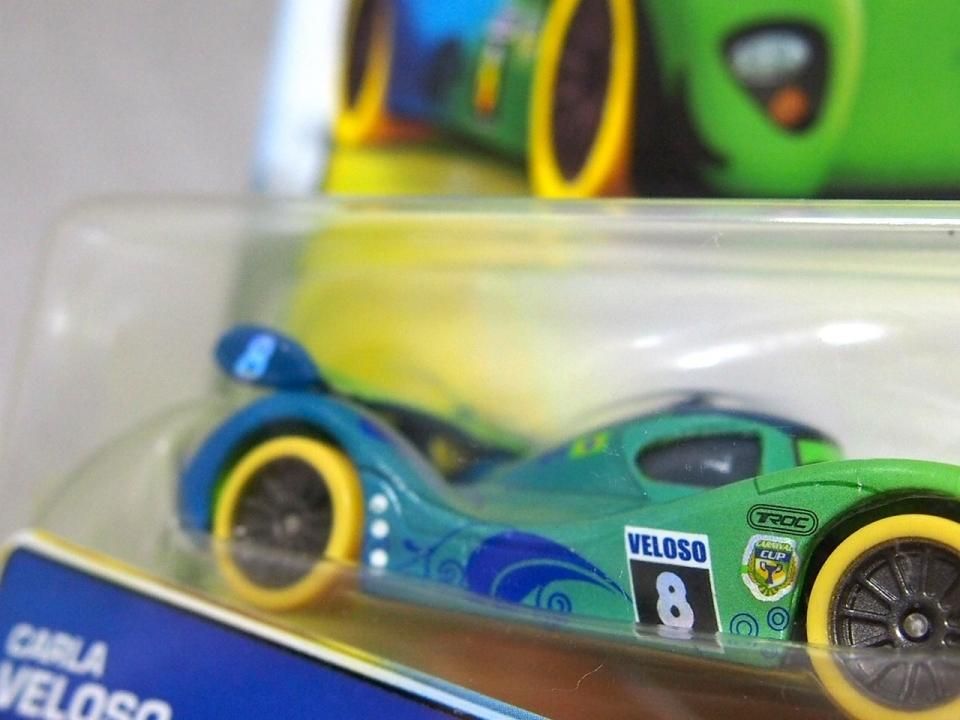 カーズ　カー カルラ・ヴェローゾ カーニバルカップ ミニカー　トレーラー
