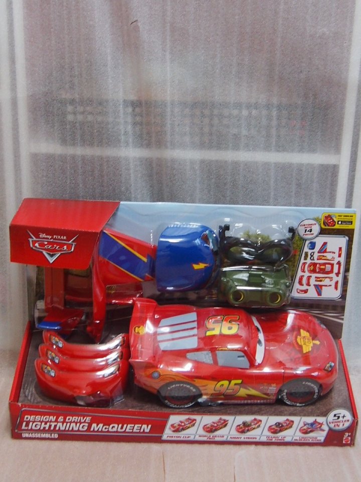 DESIGN & DRIVE LIGHTNING MCQUEEN PLAYSET