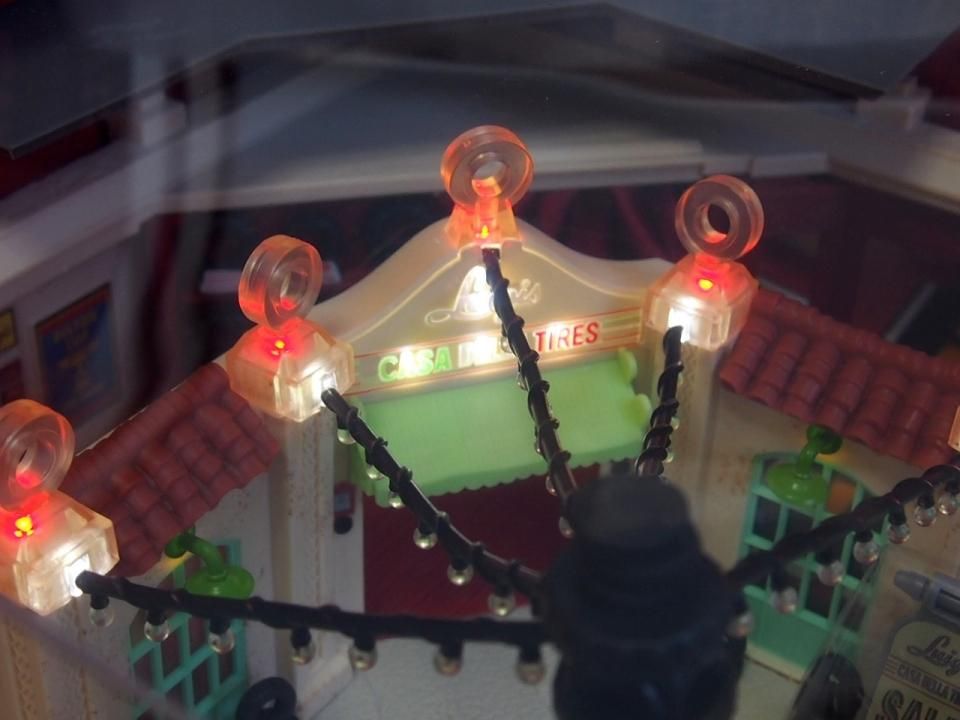 カーズ マテル ルイージのカーサデラタイヤ プレイセット トイザらス限定 PRECISION SERIES LUIGI'S CASA DELLA TIRES PLAYSET