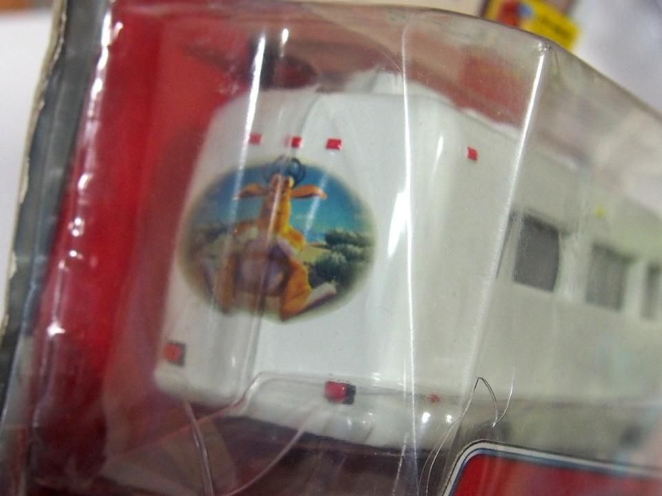ようやく入荷しました。。。16年スーパーチェイスのピストンカップ観客