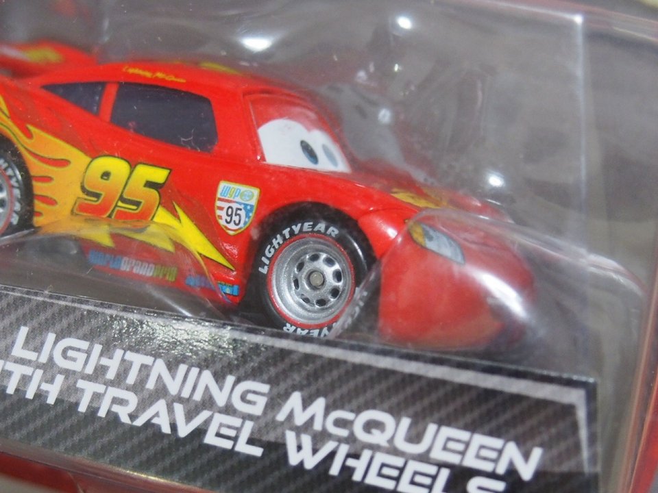 RACE TEAM FILLMORE AND LIGHTNING MCQUEEN WITH TRAVEL WHEELS