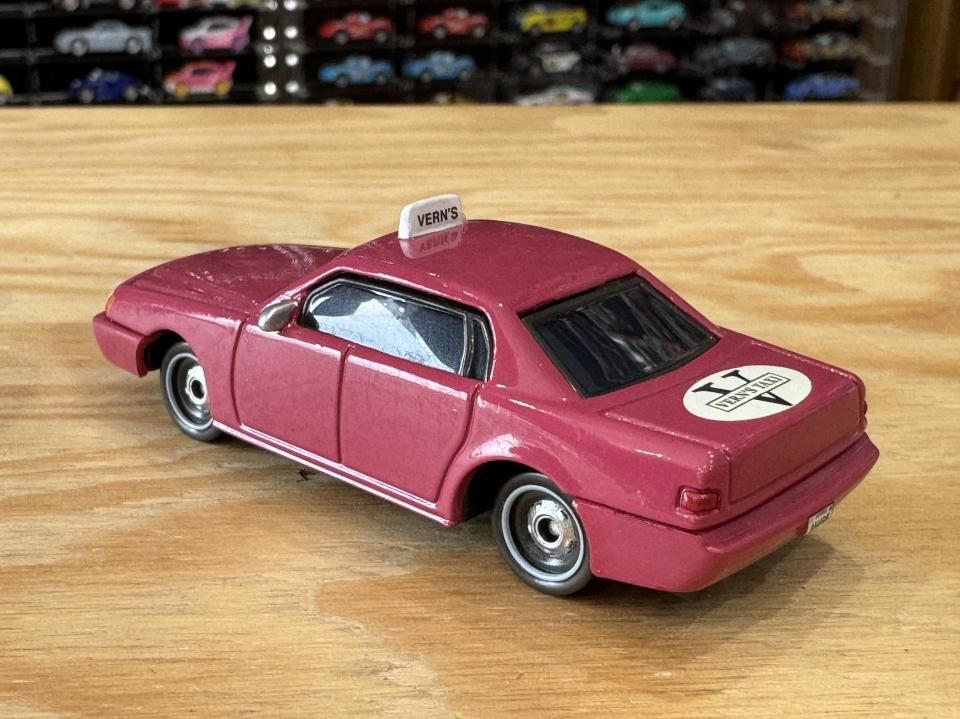 愛を呼び覚まし交わす　クンペーンカーマスートラ　異端児クルバタムニーOLD作品 1/76 C64 Green Drift Car［ 1/76スケール C64グリーン ドリフトカー