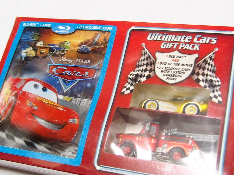 ULTIMATE CARS GIFT PACK BLU-RAY + DVD and 限定ゴールドマックイーン＋レスキューメーター2種セット