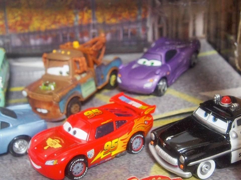 1月限定価格 カーズ マテル LONDON RESCUE 12台セット ミニカー 1月限定価格 カーズ マテル LONDON RESCUE 12台セット ミニカー