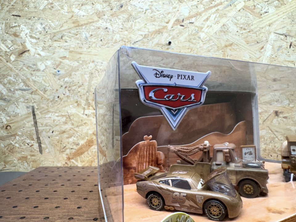 TIME TRAVEL MATER RADIATOR SPRINGS BEGINNINGS GIFT PACK パークス限定