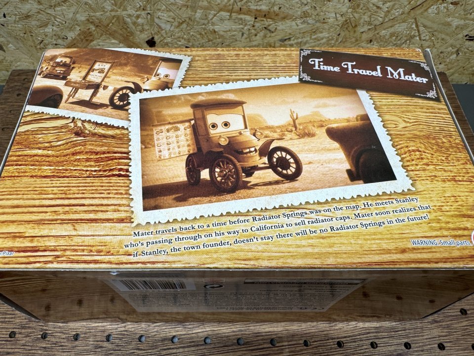 TIME TRAVEL MATER RADIATOR SPRINGS BEGINNINGS GIFT PACK パークス限定