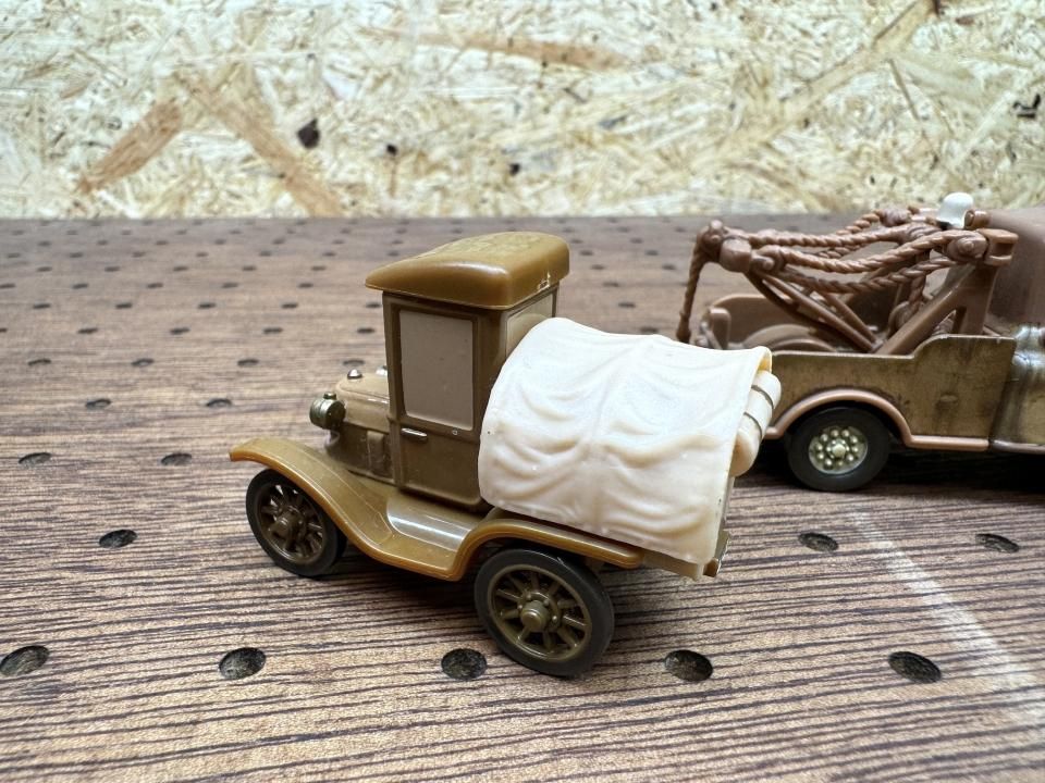 TIME TRAVEL MATER RADIATOR SPRINGS BEGINNINGS GIFT PACK 2013 TIME TRAVEL MATER RADIATOR SPRINGS BEGINNINGS GIFT PACK 2013