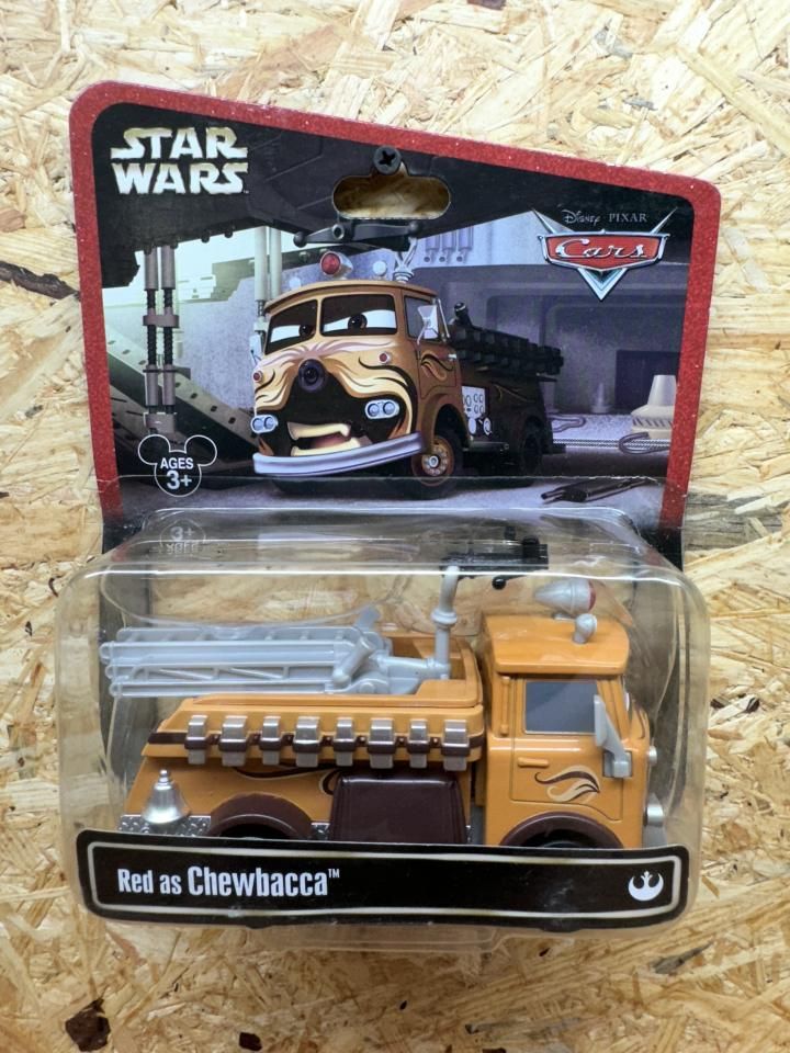 もらって嬉しい出産祝い STAR WARS 2014年限定品 CHEWBACCA AS RED CARS! x ミニカー