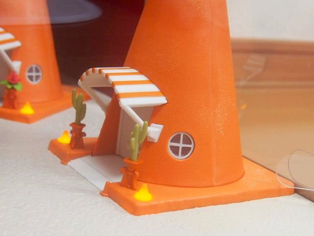 PRECISION SERIES COZY CONE MOTEL PLAYSET