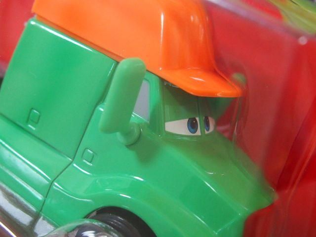 カーズ2 スーパーチェイス　4台セット　SUPER CHASE MATTEL 世界4,000個限定】カーズ2 スーパーチェイス 2台セット マテル