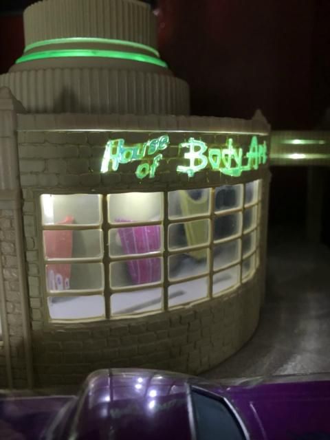 PRECISION SERIES RAMONE's HOUSE OF BODY ART PLAYSET