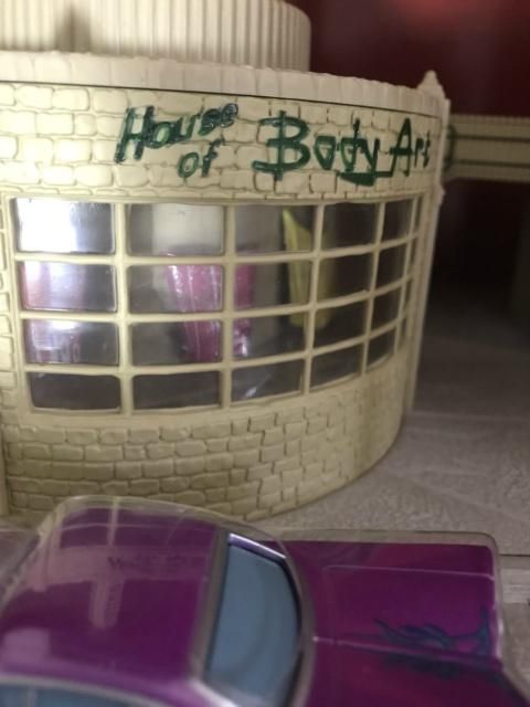 PRECISION SERIES RAMONE's HOUSE OF BODY ART PLAYSET