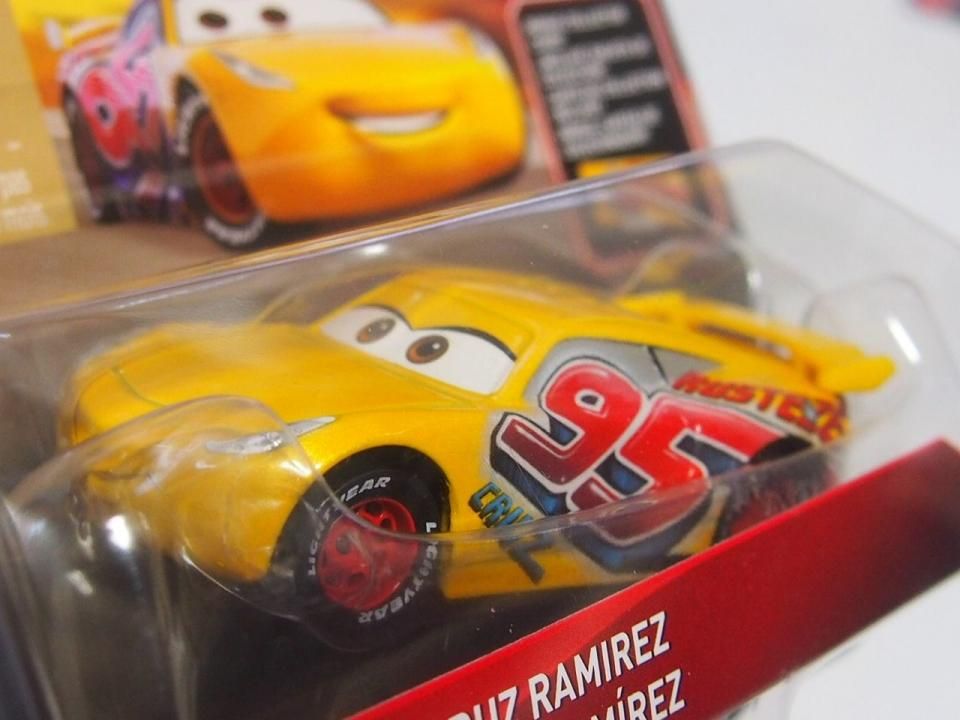 2018年 人気レーサー6台セット ボーナスカード付き!2018年 カーズ3