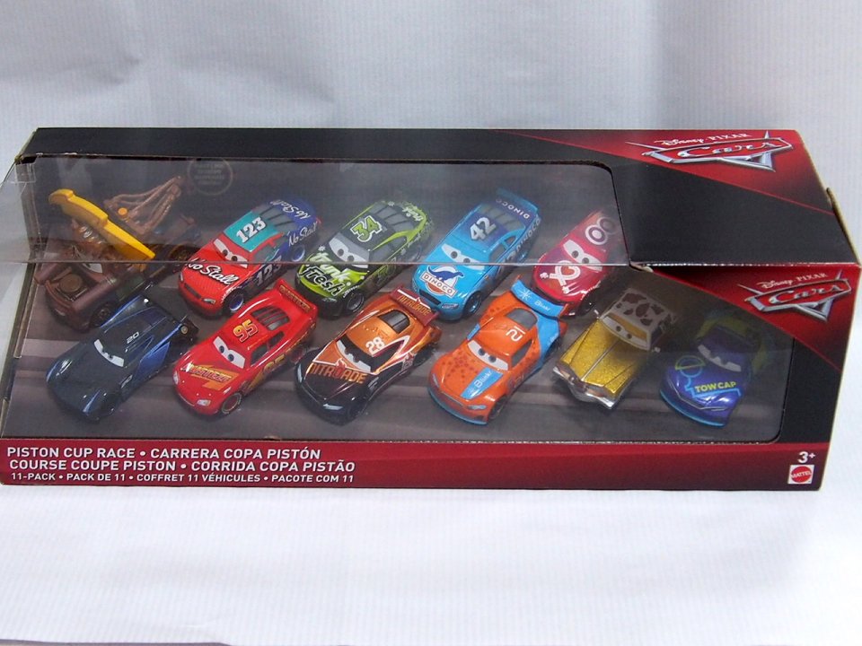 2018 PISTON CUP RACE 11-PACK ( MATER WITH LIGHTNING BOLT) ONLY AT 