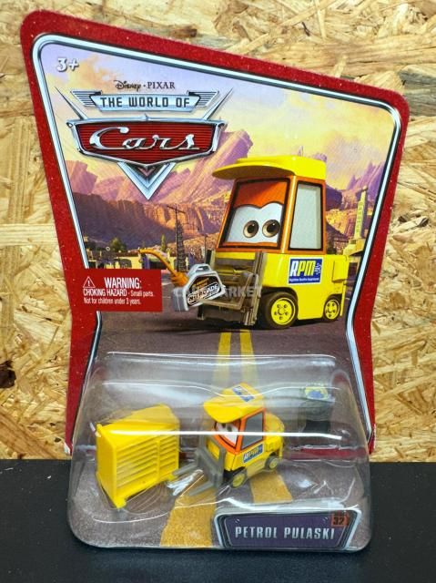 【期間限定大特価セール】カーズ　ガレージ　クイックチェンジ　プレイセット　M PISTON CUP RACE PLAYSET 2022 MINI RACERS ミニミニカーズ