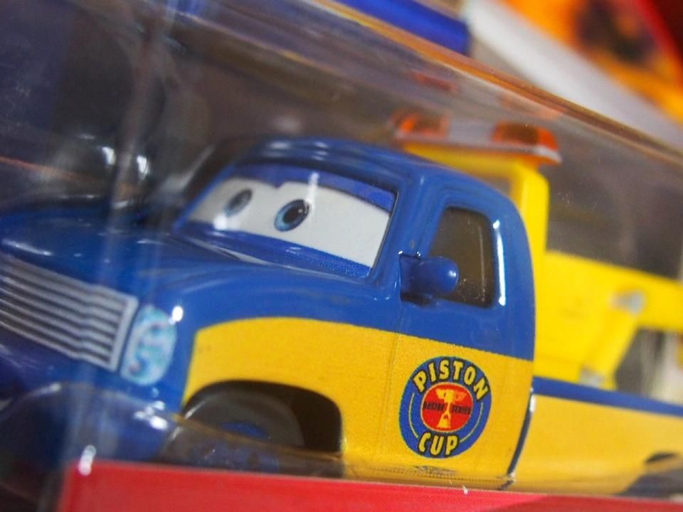 カーズ、マテル、ミニカー、チャーリー、トウ　トラック　トム 61BUzmysm9L.jpg_BO30,255,255,