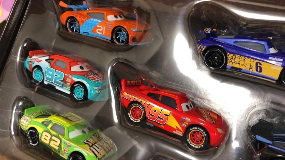 NASCAR ミニカー 10セット +3台トレーディングカード付き CARS3 RACERS DIECAST COLLECTION 10-PACK