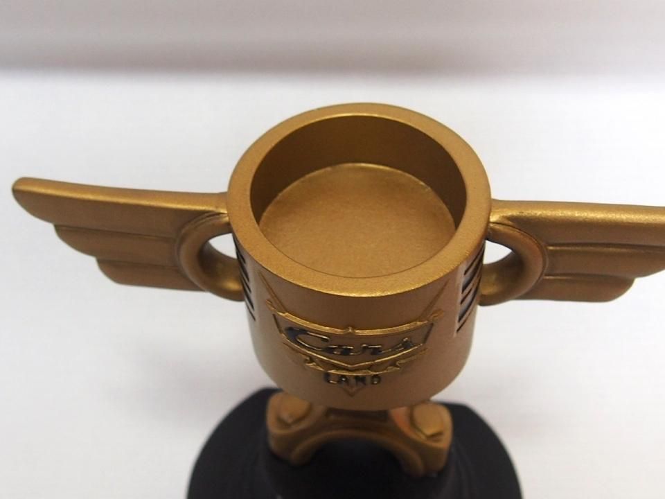 米CARS LAND 限定 レジン製 PISTON CUP トロフィー 2012