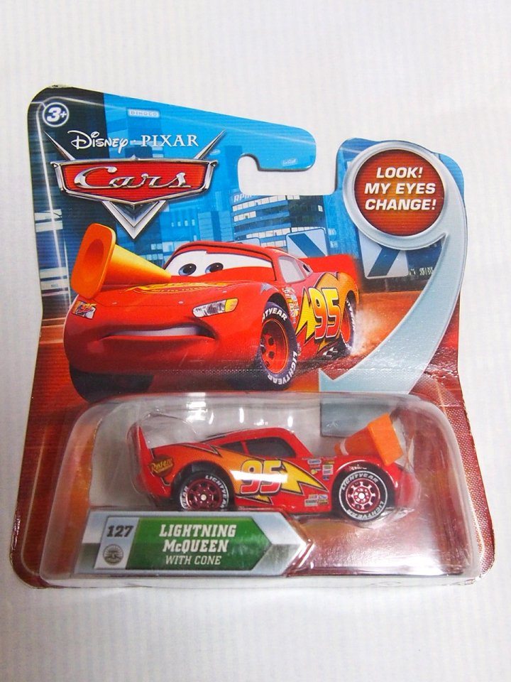 LIGHTNING MCQUEEN WITH CONE 2011 LOOK EYES CHANGE NS版