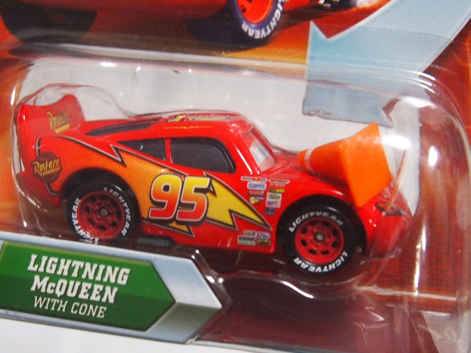 LIGHTNING MCQUEEN WITH CONE 2011 LOOK EYES CHANGE NS版