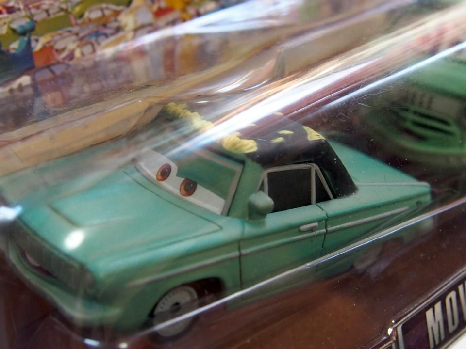 【新品・未使用】カーズ ダスティ & ラスティ RUST-EZE 希少 レア ディズニーカーズ 新品 ラスティーズ兄弟 ダスティ・ラスティ