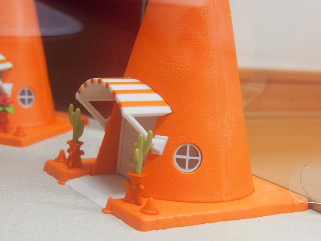 PRECISION SERIES COZY CONE MOTEL PLAYSET