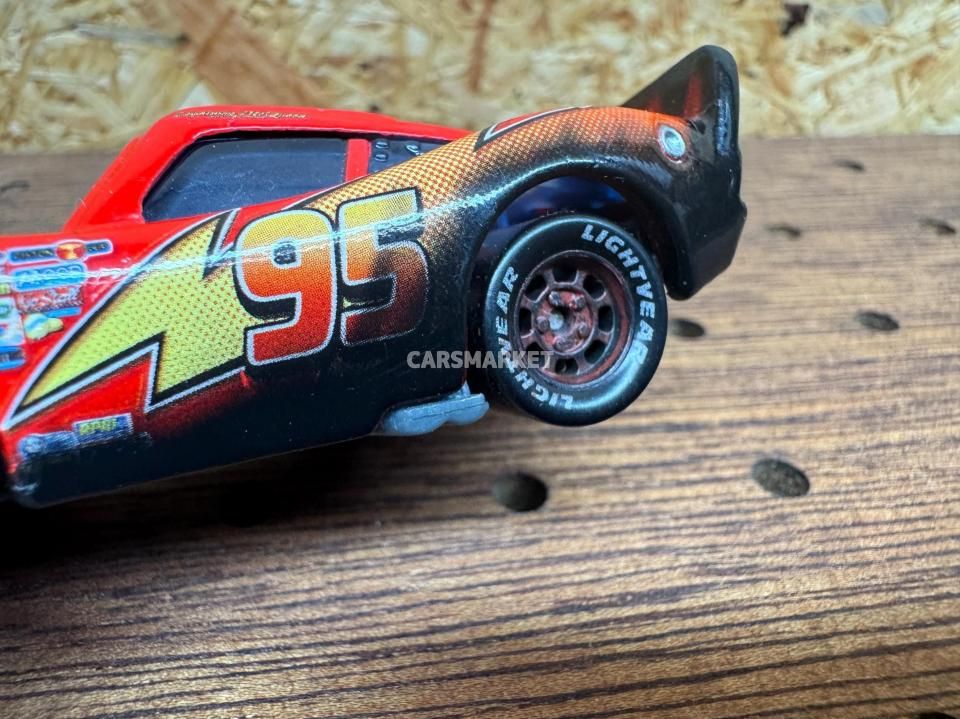 カーズ　マテル　ミニカー　バーンライトマックイーン　カーズトゥーン　焦げ BURNT LIGHTNING MCQUEEN 2011年 TOON