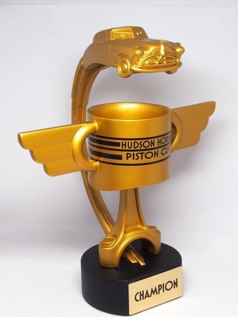 カーズランド　ピストンカップトロフィー 米CARS LAND 限定 レジン製 PISTON CUP トロフィー 2012