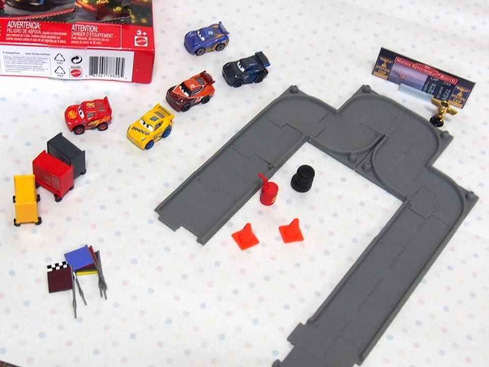 MINI RACERS アドベント カレンダー
