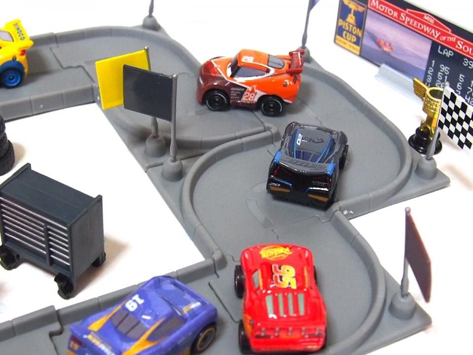 MINI RACERS アドベント カレンダー